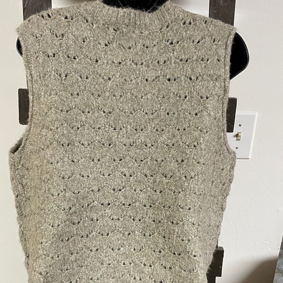 Hem and Thread Gray Textured Knit Sweater Vest NWT - Picture 6 of 11